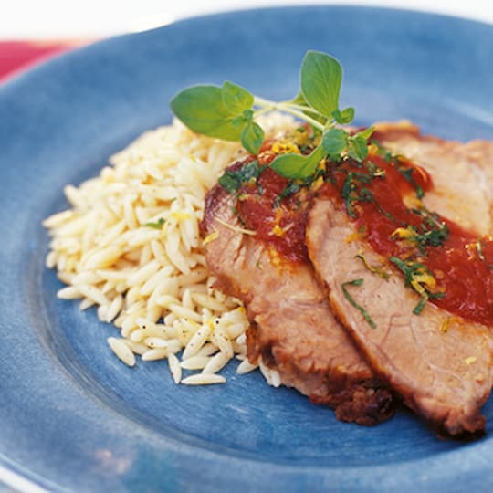 Karré i osso-bucosås med gremolata och svartpepparrisoni